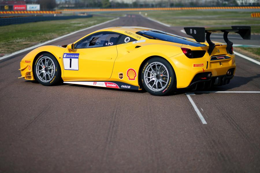  Ferrari 488 Challenge 2017 года  (фото 9 из 38)